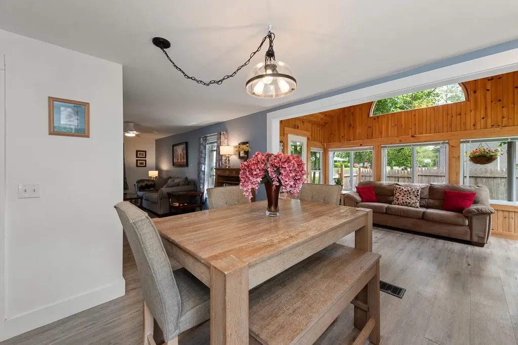 21 Redington Road Concord NH 03301