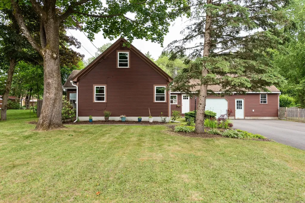 21 Redington Road Concord NH 03301