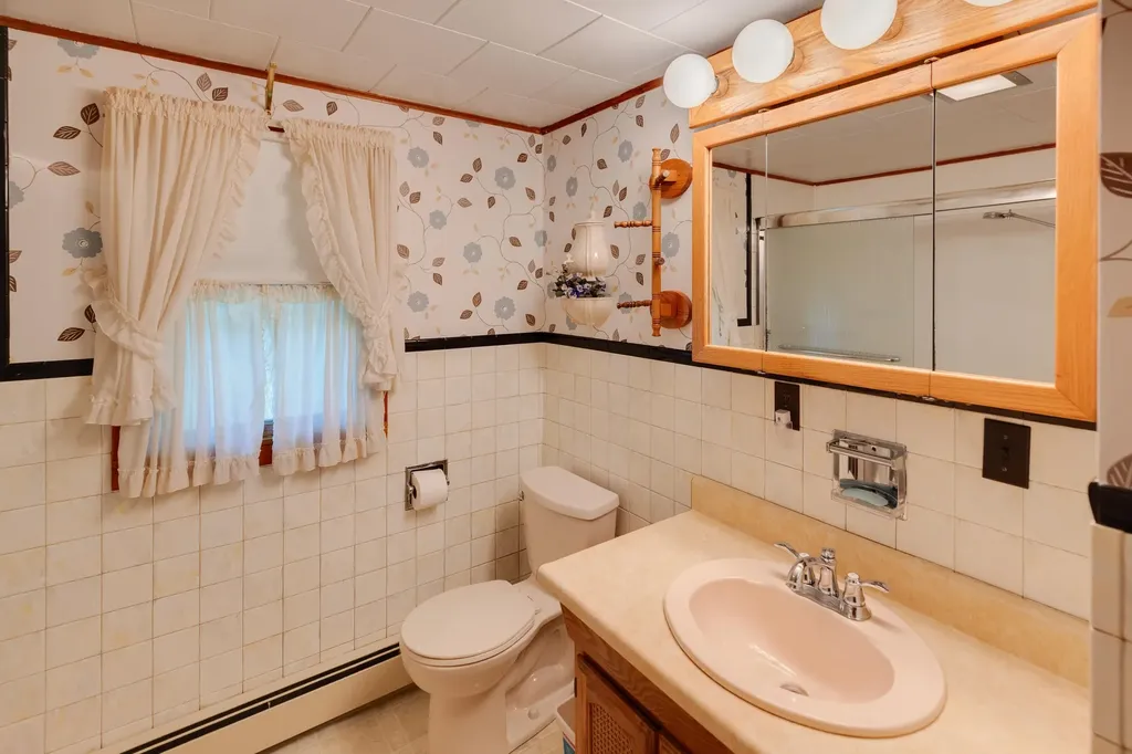 141 Manns Hill Road Littleton NH 03561