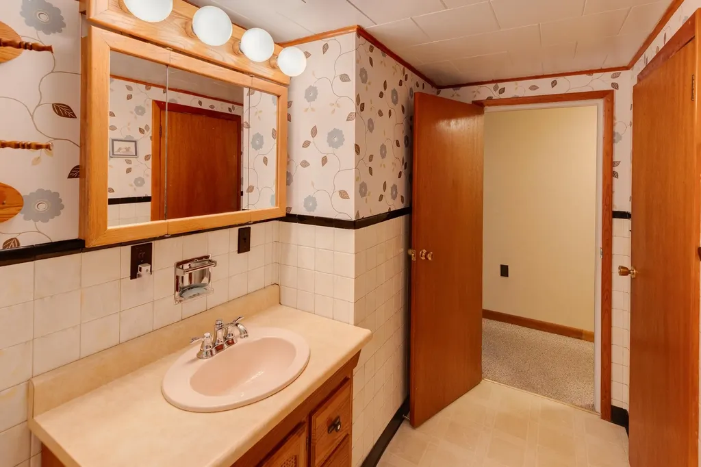 141 Manns Hill Road Littleton NH 03561