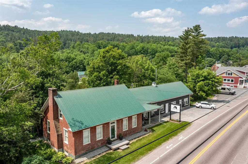 692 S Main Street Stowe VT 05672