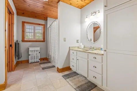 172 South Road Deerfield NH 03037
