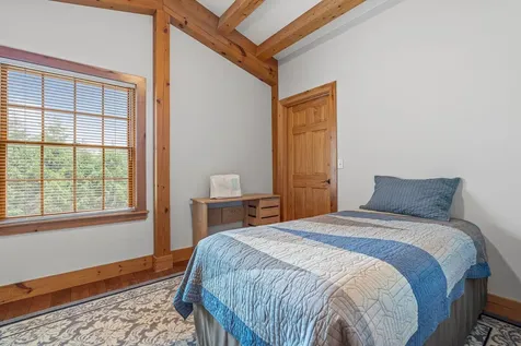 172 South Road Deerfield NH 03037