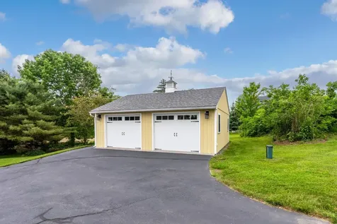 172 South Road Deerfield NH 03037