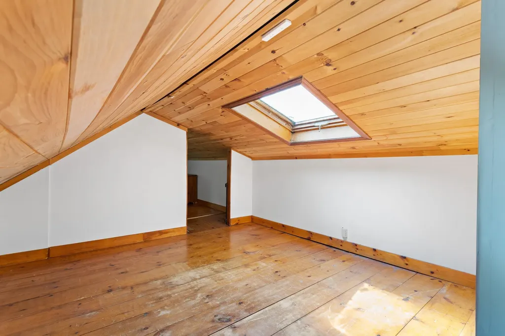 102 Green Road Raymond NH 03077