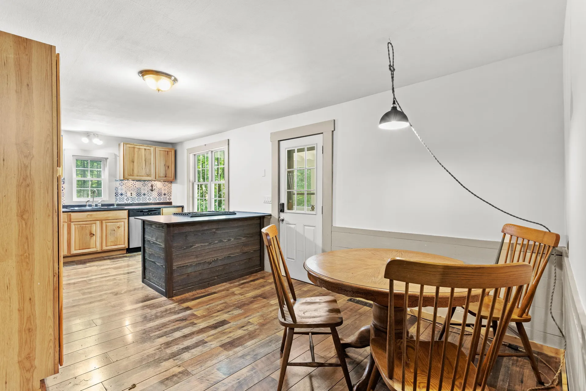 102 Green Road Raymond NH 03077