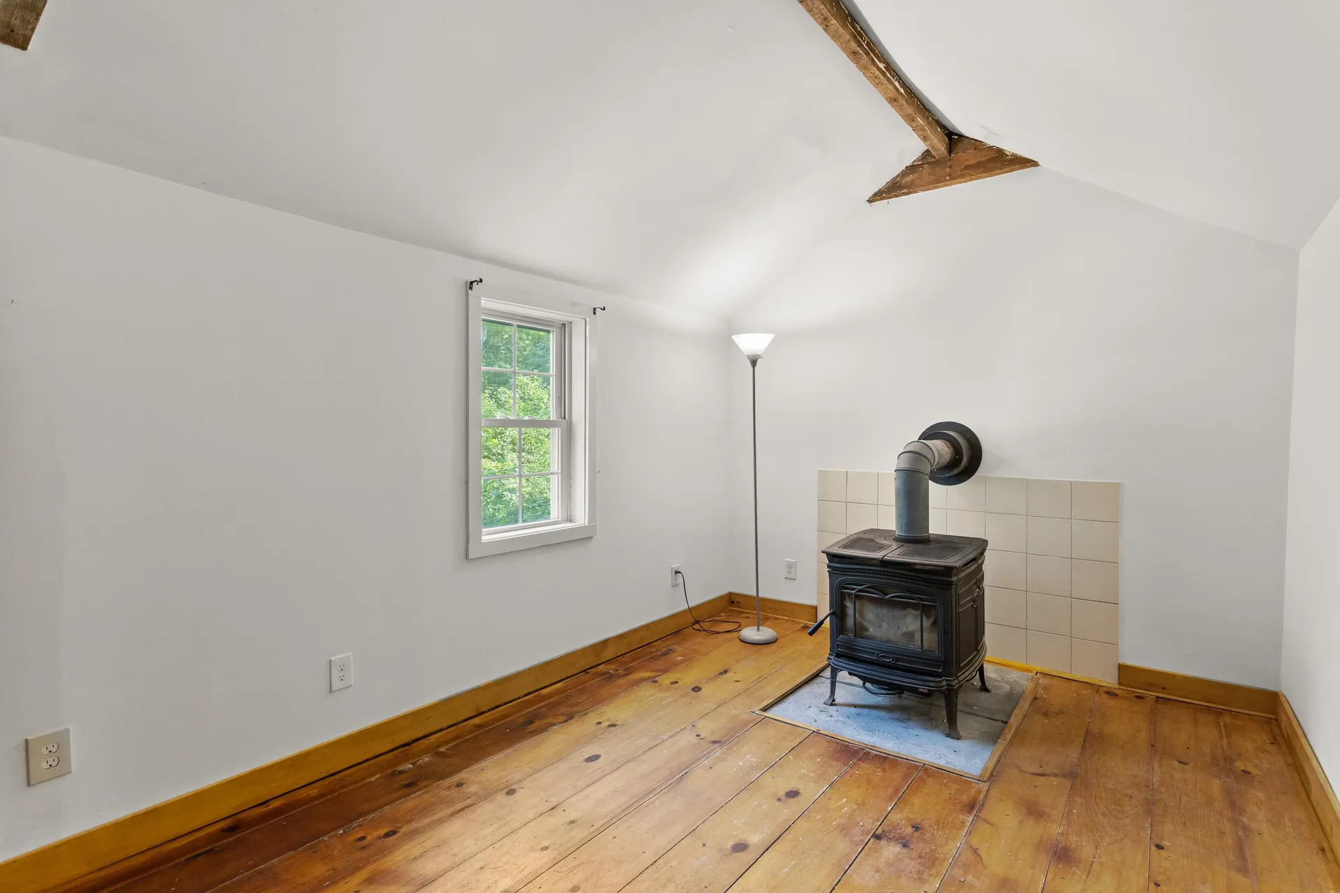 102 Green Road Raymond NH 03077