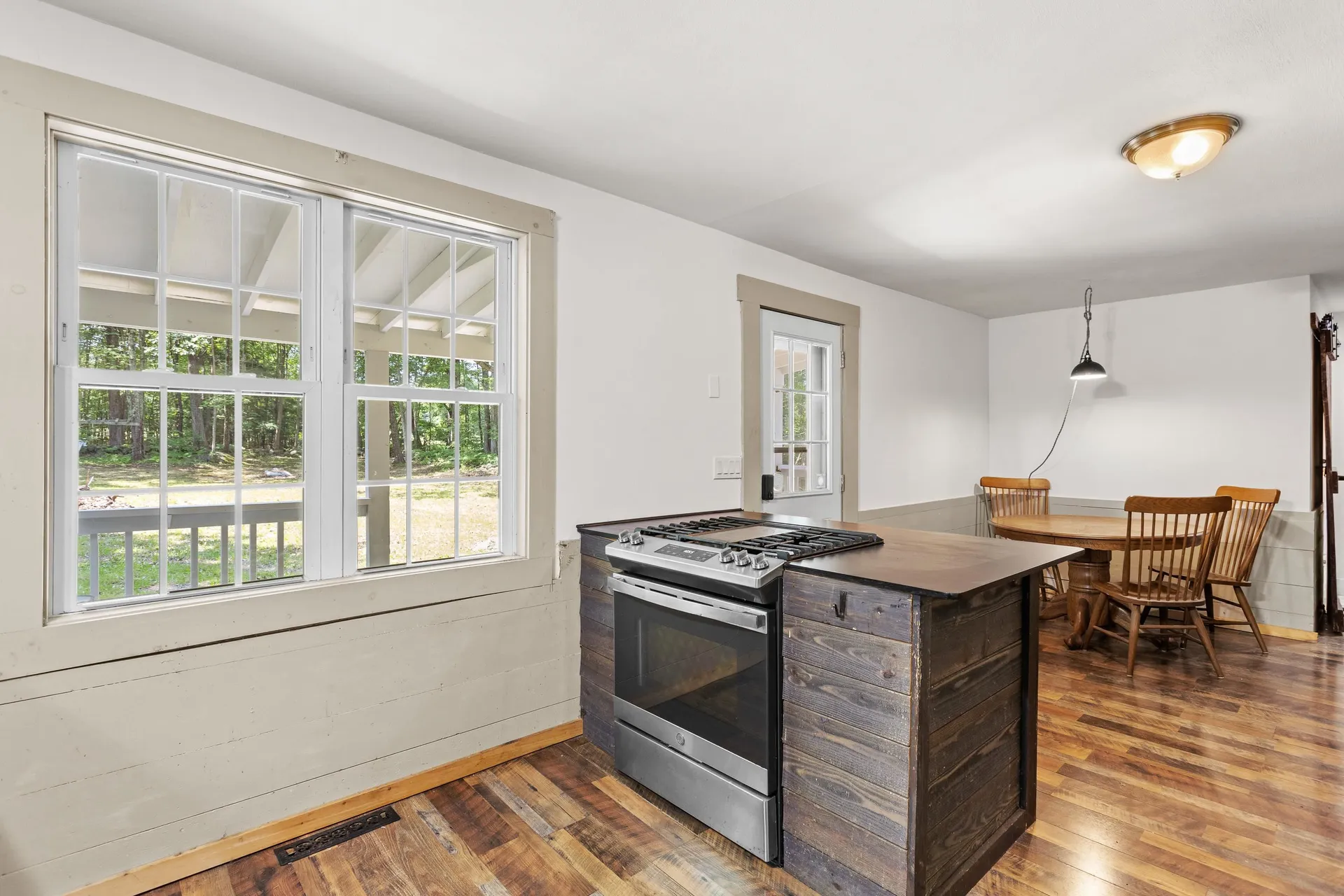 102 Green Road Raymond NH 03077