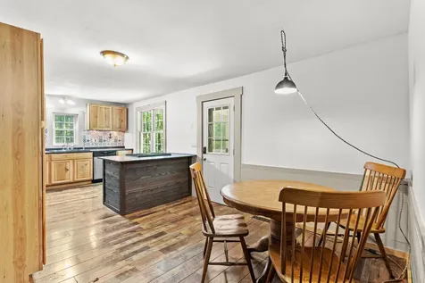 102 Green Road Raymond NH 03077