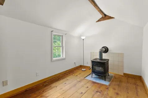 102 Green Road Raymond NH 03077