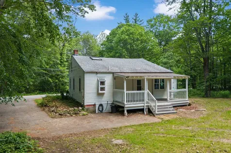 102 Green Road Raymond NH 03077