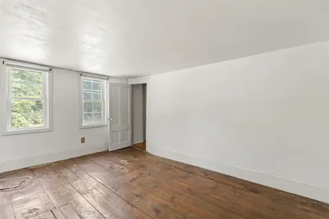 102 Green Road Raymond NH 03077