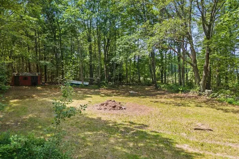 102 Green Road Raymond NH 03077