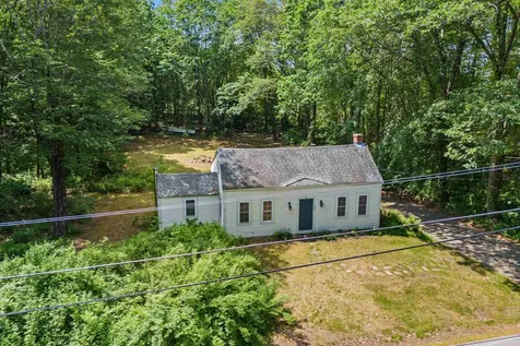 102 Green Road Raymond NH 03077