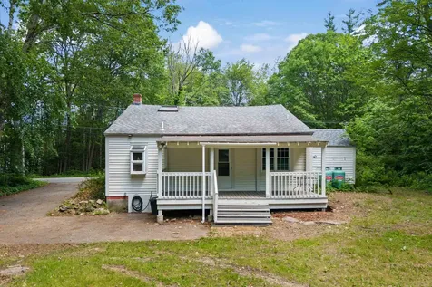 102 Green Road Raymond NH 03077