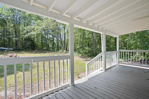 102 Green Road Raymond NH 03077