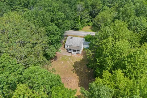 102 Green Road Raymond NH 03077
