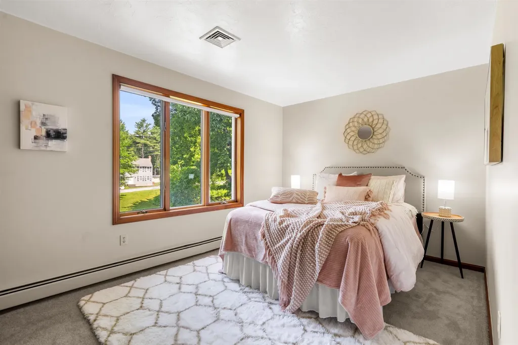 10 Roy Drive Hudson NH 03051-3538