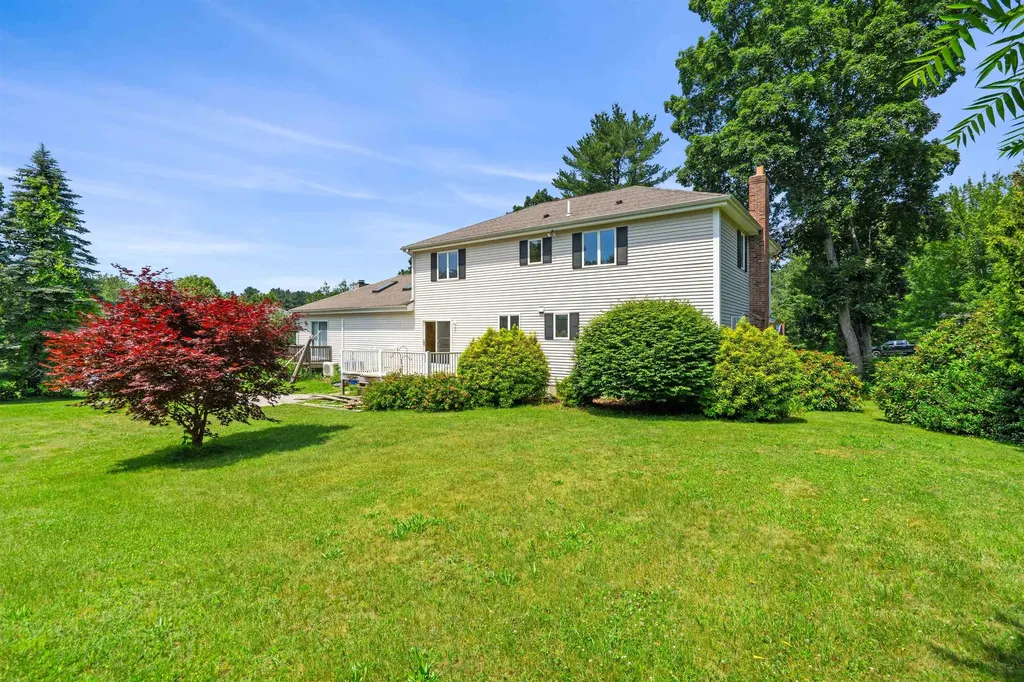 10 Roy Drive Hudson NH 03051-3538