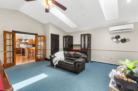 10 Roy Drive Hudson NH 03051-3538