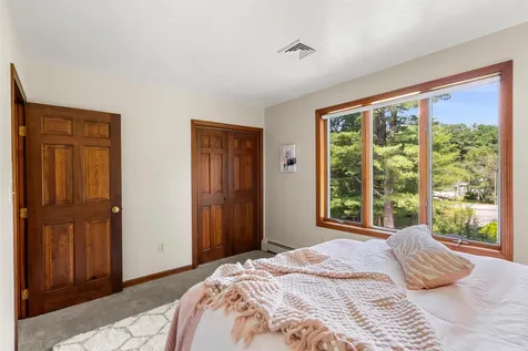 10 Roy Drive Hudson NH 03051-3538