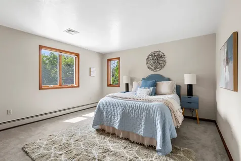 10 Roy Drive Hudson NH 03051-3538