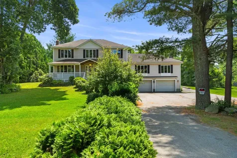 10 Roy Drive Hudson NH 03051-3538