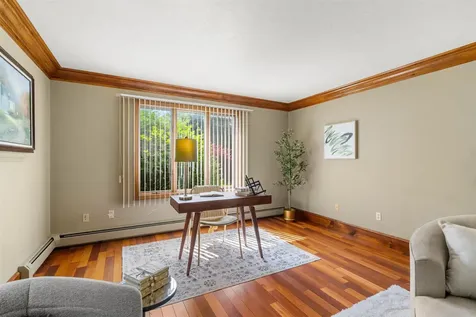 10 Roy Drive Hudson NH 03051-3538