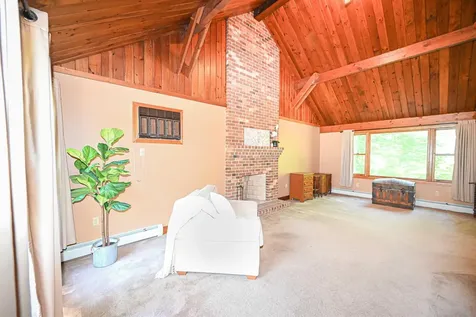 21 Portage Road Goffstown NH 03045