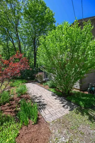 21 Portage Road Goffstown NH 03045