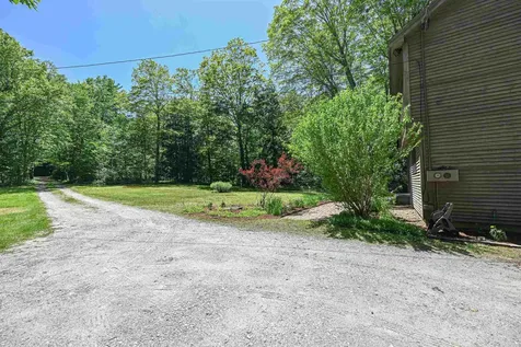 21 Portage Road Goffstown NH 03045