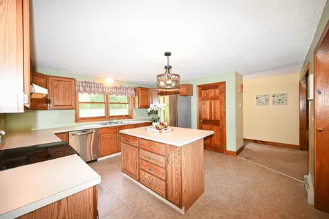 21 Portage Road Goffstown NH 03045