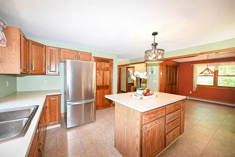 21 Portage Road Goffstown NH 03045