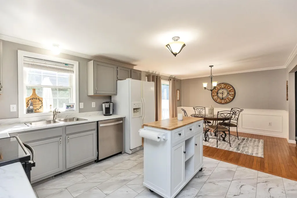 228 Whittington Street Manchester NH 03104