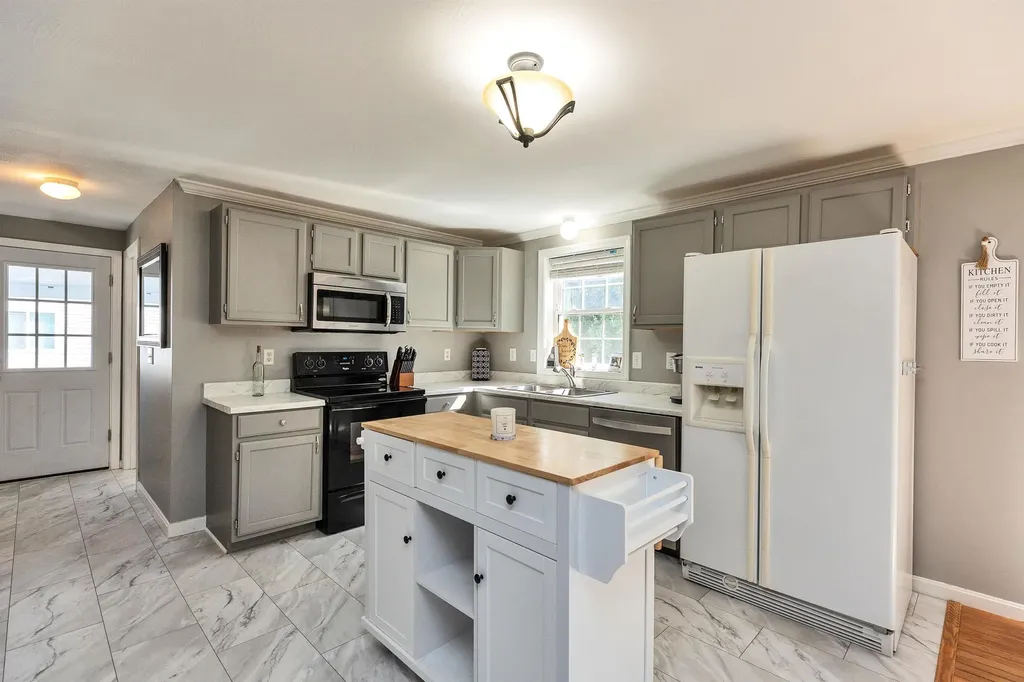 228 Whittington Street Manchester NH 03104