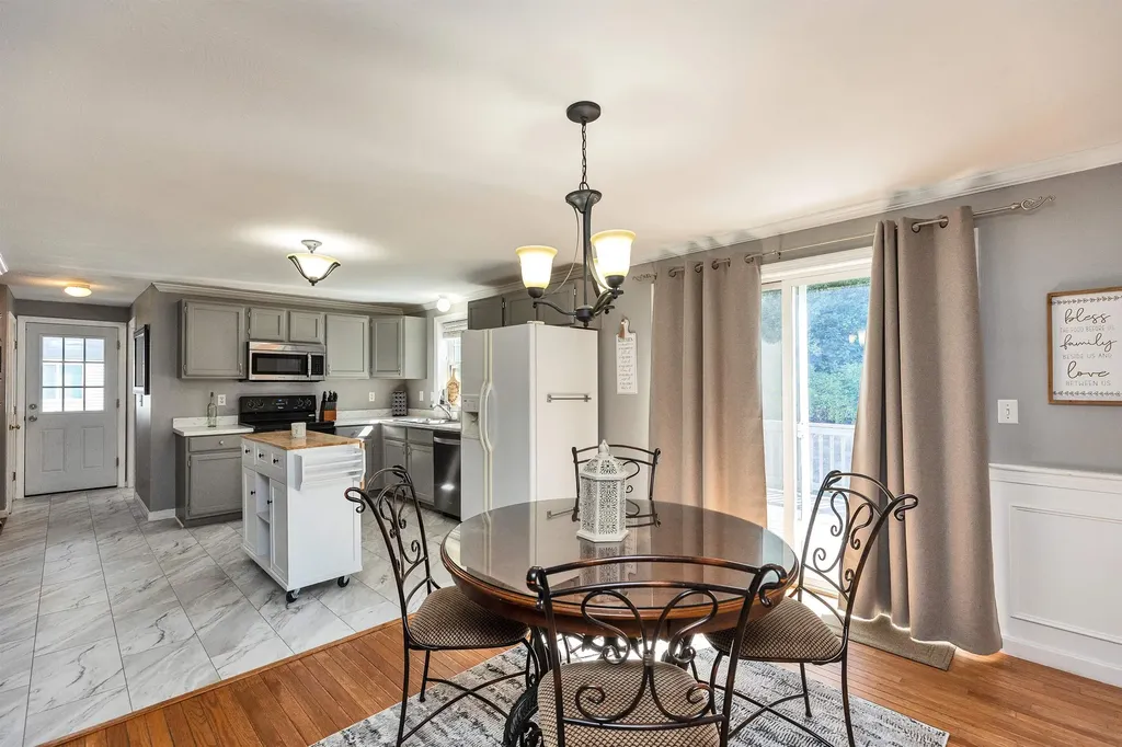 228 Whittington Street Manchester NH 03104