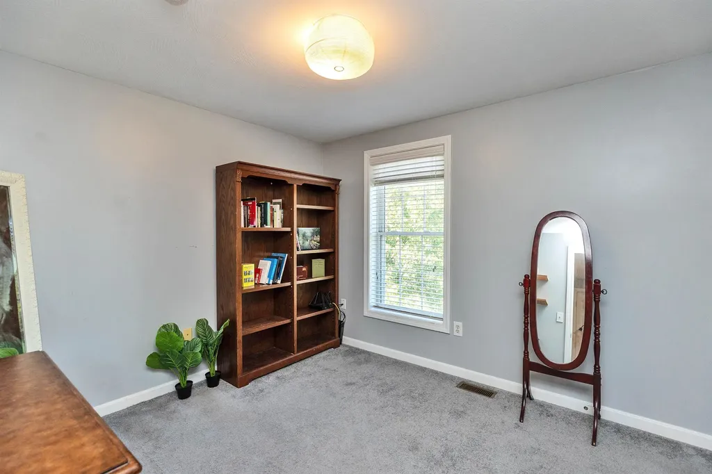 228 Whittington Street Manchester NH 03104