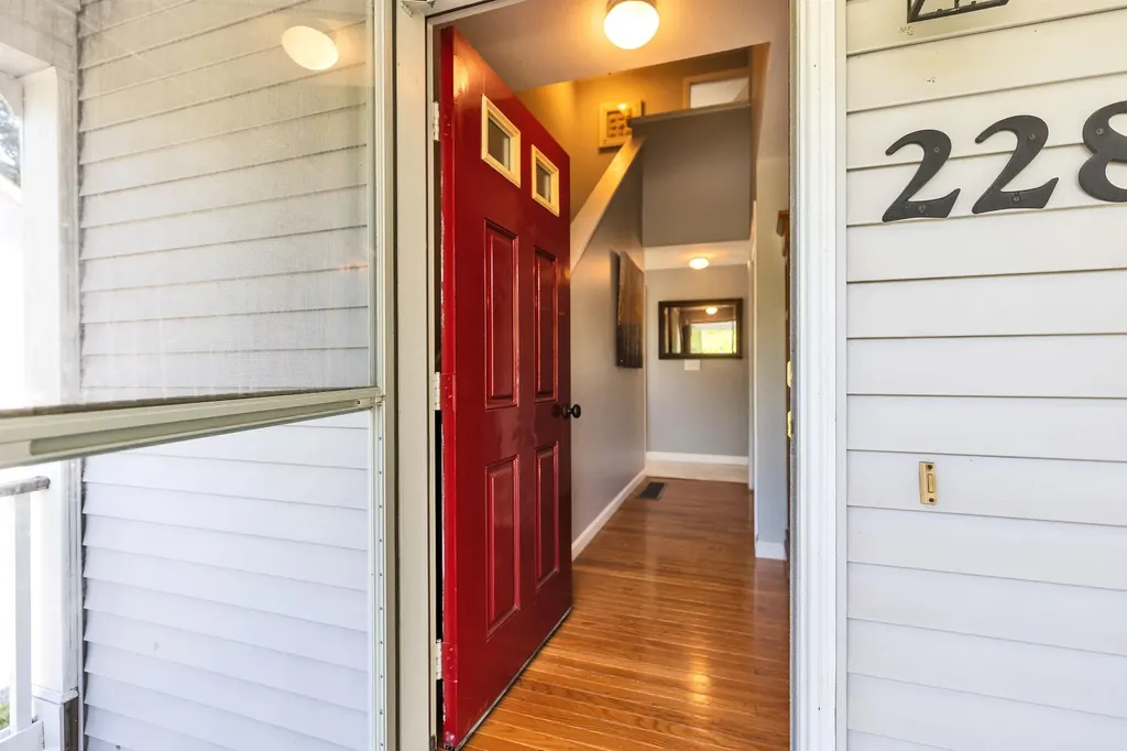 228 Whittington Street Manchester NH 03104