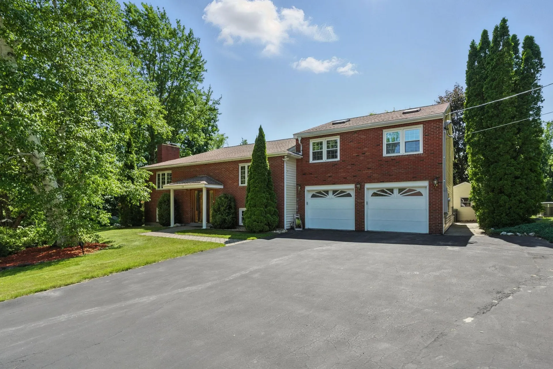 14 Johns Drive Hooksett NH 03106