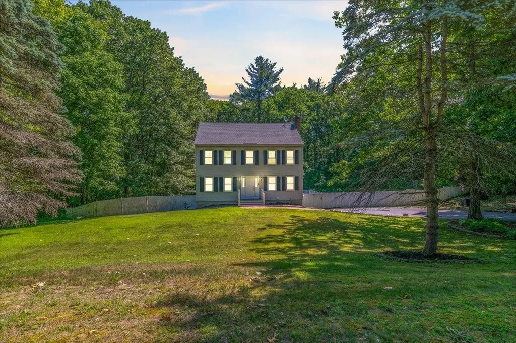 3 Hope Hill Road Derry NH 03038