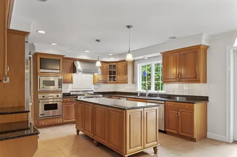 69 Exeter Road North Hampton NH 03862