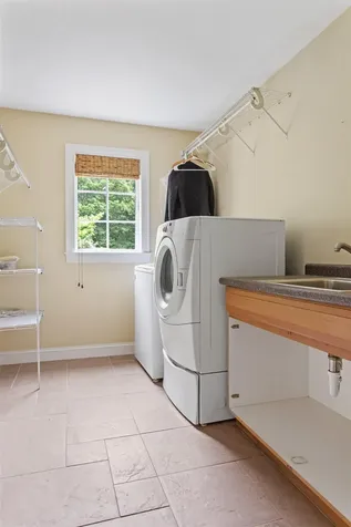 69 Exeter Road North Hampton NH 03862