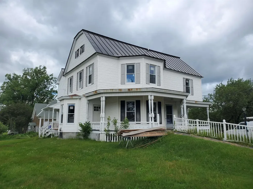 17 Canaan Street Canaan NH 03741