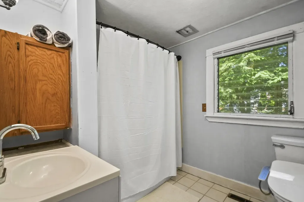 66 Squantum Road Jaffrey NH 03452