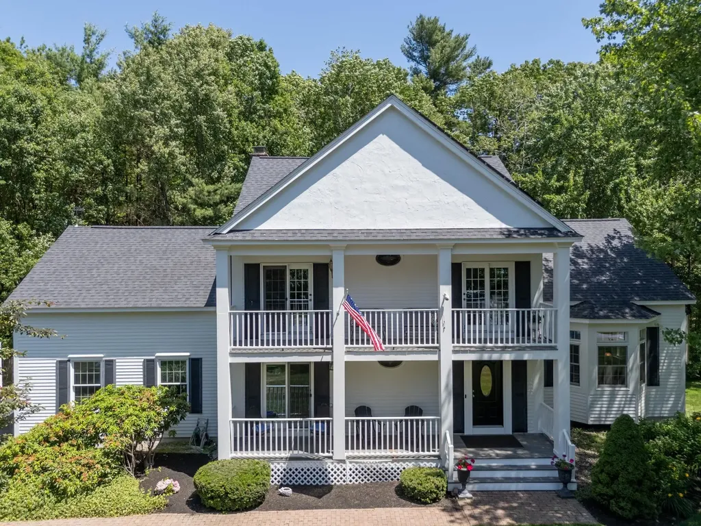 1 Red Fox Road North Hampton NH 03862