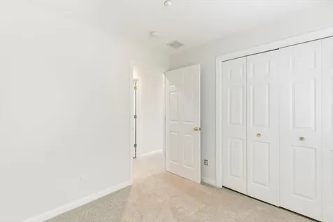 38 Abbey Road Brentwood NH 03833