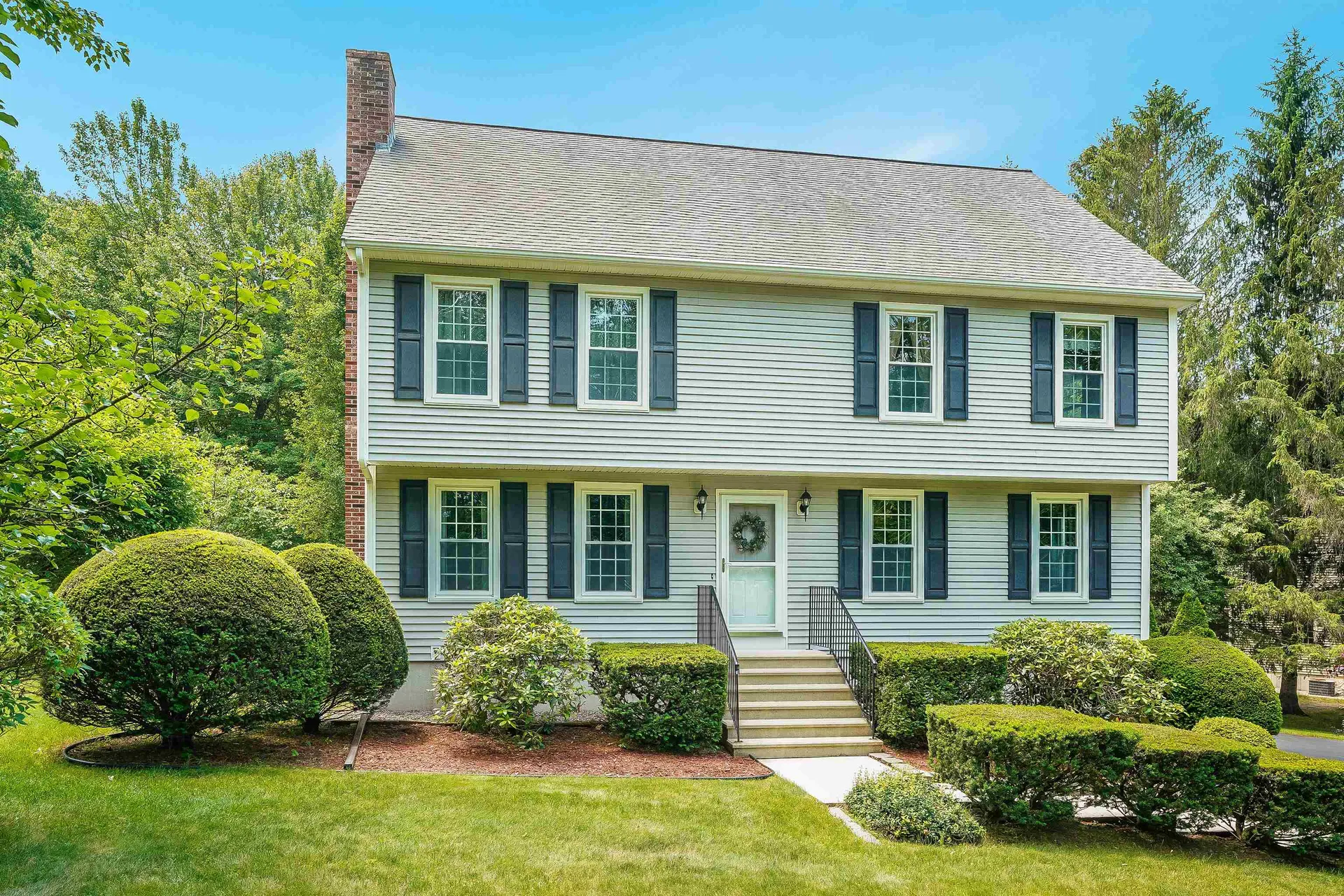 7 Jay Drive Londonderry NH 03053