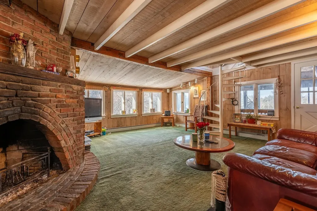 340 Melendy Hill Road Londonderry VT 05155