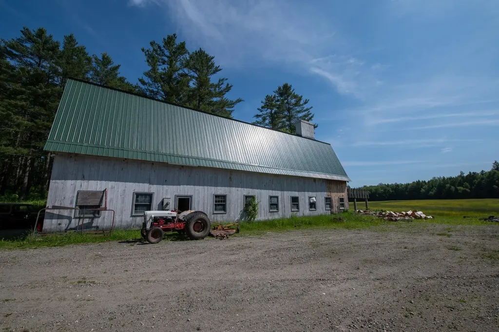 340 Melendy Hill Road Londonderry VT 05155