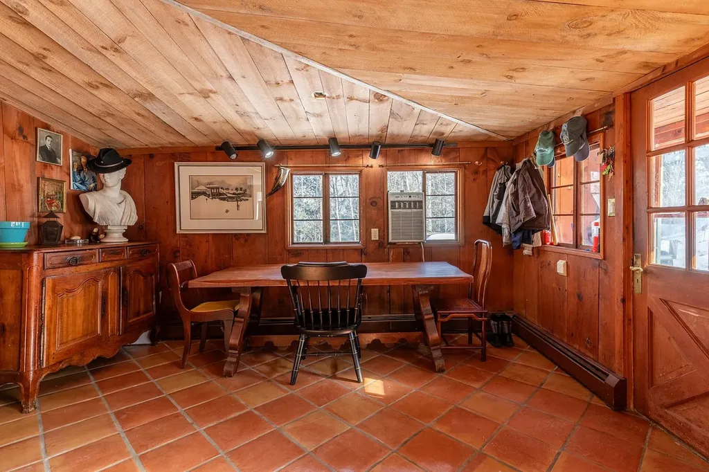 340 Melendy Hill Road Londonderry VT 05155